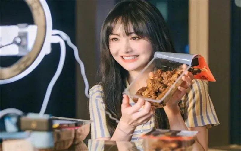 现在除了上班,一个人做什么,有可能实现月收入2万以上?