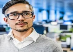 明明手里没钱,为什么有些中年人还想着创业呢?深度解析!