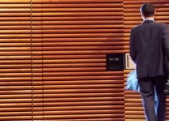 普通人没有钱,如何起步创业呢?非常简单