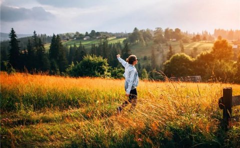 赚钱搞副业,简单复制年入50万?