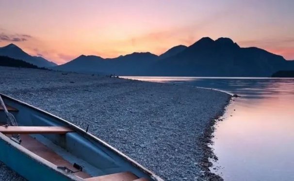 表妹上班搞副业,工资3000,躺赚2万的项目