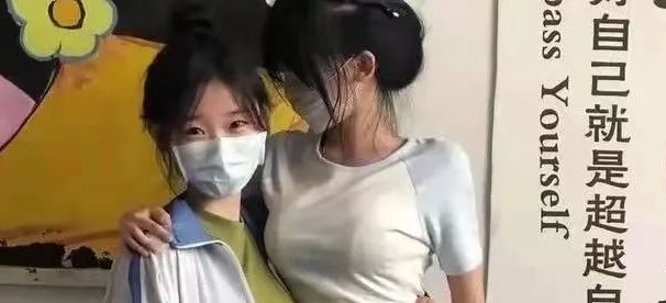 表妹上班搞副业,工资3000,躺赚2万的项目