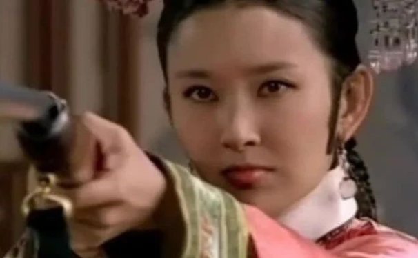 绝了,只需3步,教你用AI魔改甄嬛传,做出8.8万赞爆款视频,好玩又赚钱(内附工具及实操教程)