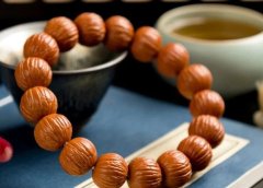 进价1.5元,200元卖出!卖手串的独立站究竟有多暴利